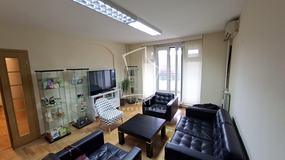 Slika 3 - Bulevar Arsenija Čarnojevića, Trosoban stan za izdavanje, 92m2, 1.000€