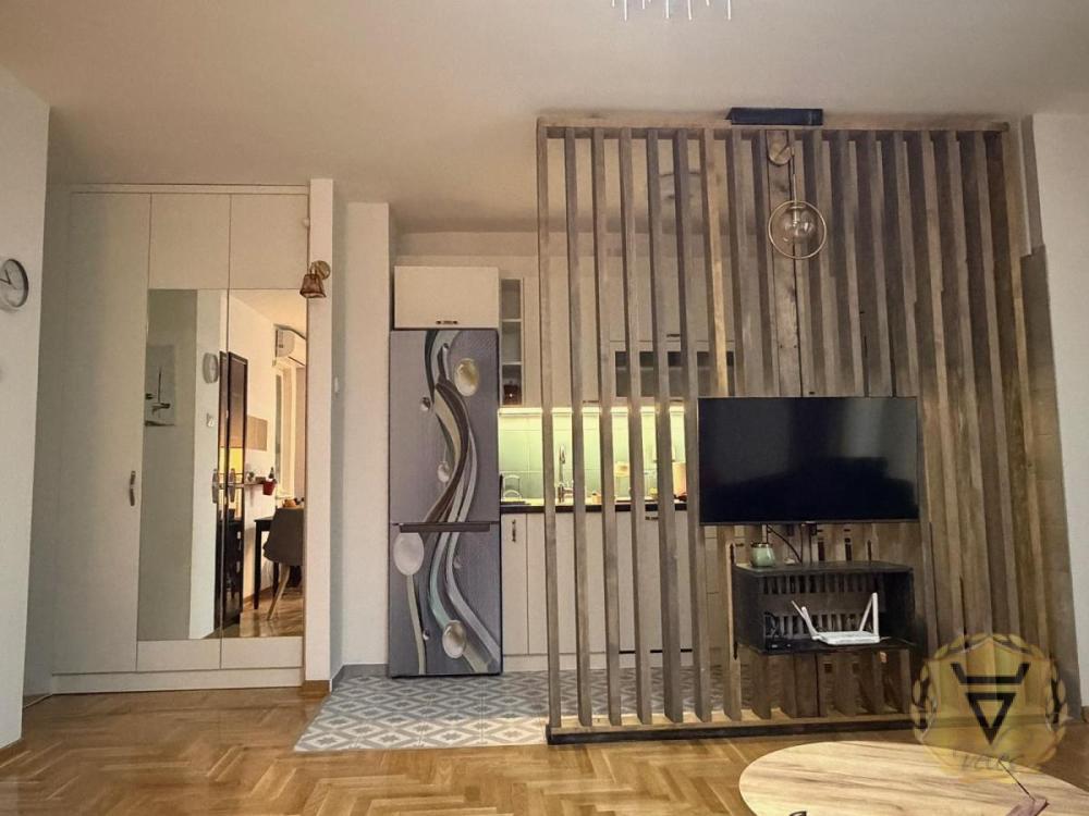 Slika 1 - Dvosoban stan za izdavanje, 49m2, 800€