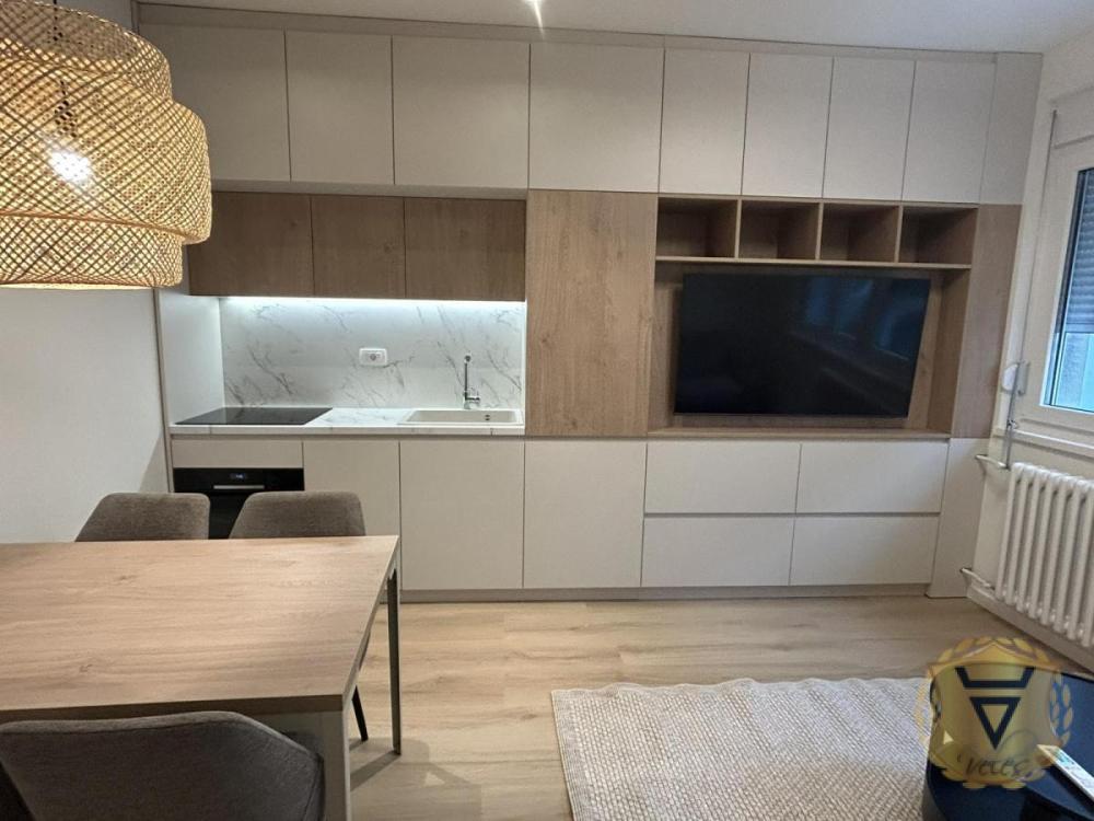 Glavna slika -Dvosoban stan za izdavanje, 42m2, 850€