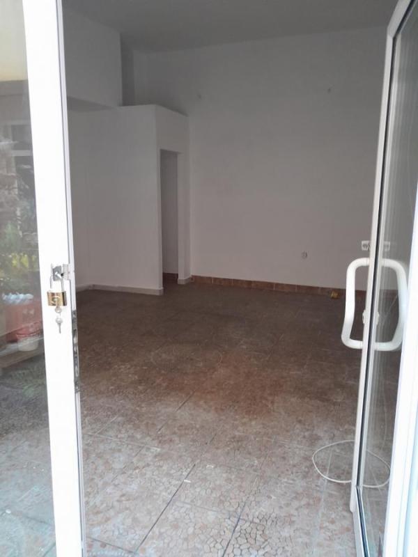 Slika 2 -  Lokal za izdavanje, 22m2, 350€