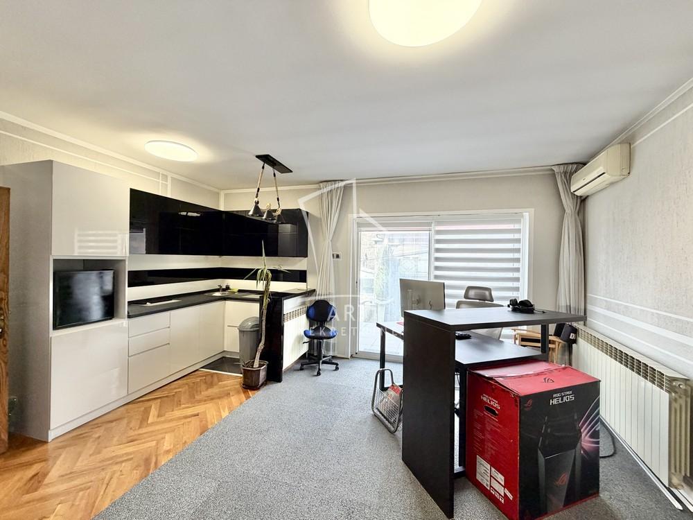 Slika 6 - Trstenjakova,  Kuća za izdavanje, 138m2, 1.900€