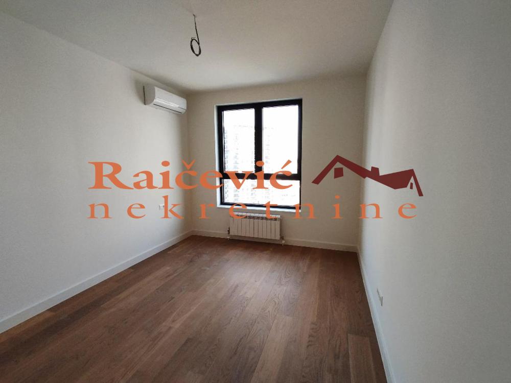 Slika 9 - Kraljice Drage Obrenovic, Trosoban stan na prodaju, 80m2, 380.000€