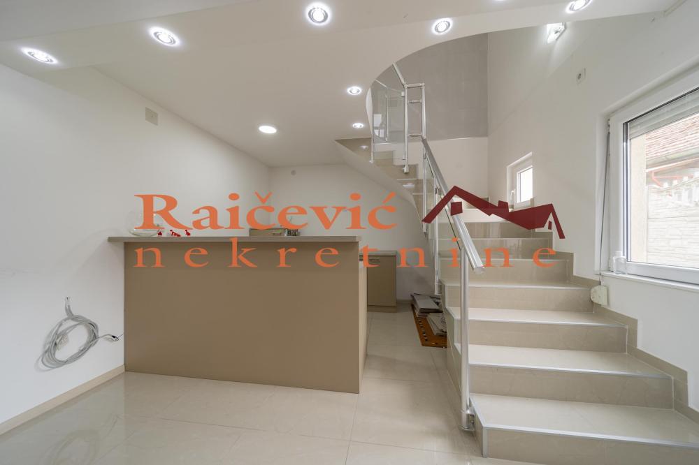 Slika 3 - Bakiceva,  Lokal za izdavanje, 180m2, 1.200€