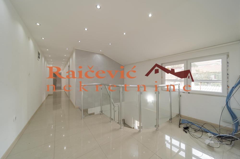 Slika 9 - Bakiceva,  Lokal za izdavanje, 180m2, 1.200€