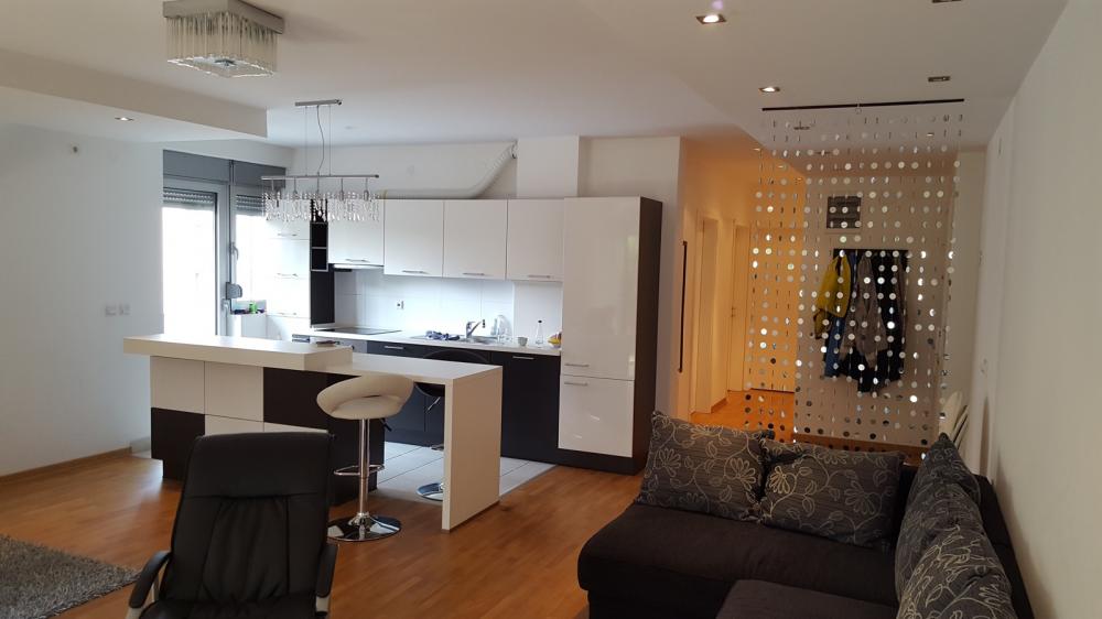 Slika 3 - Veljka Dugoševića, Trosoban stan za izdavanje, 82m2, 750€