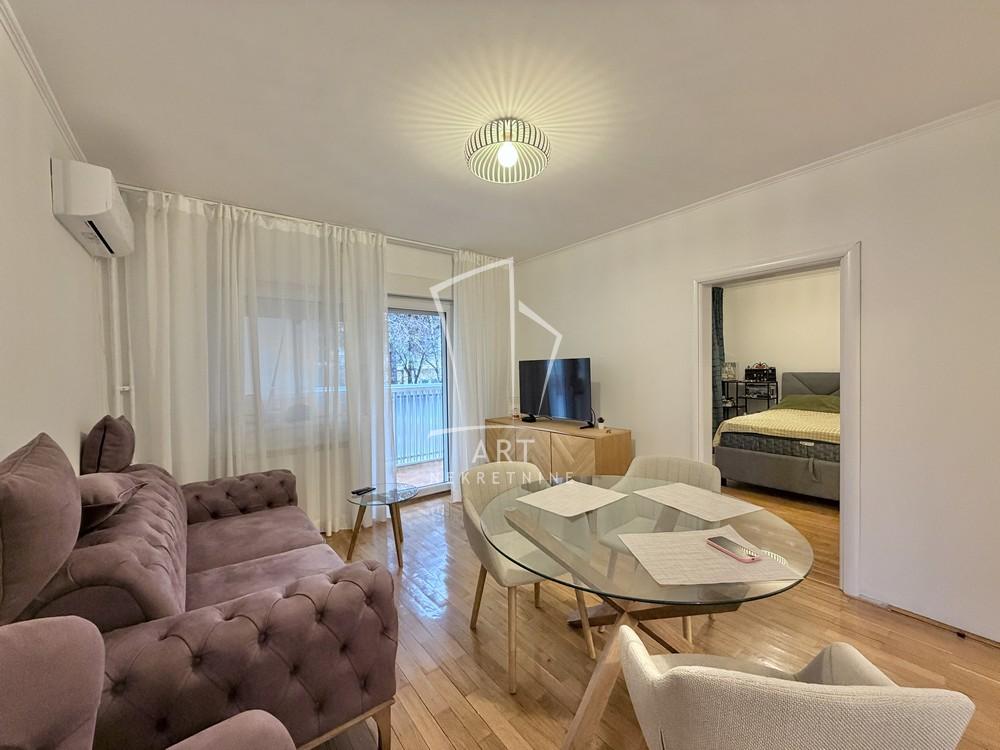 Slika 2 - Braće Radovanović, Dvoiposoban stan na prodaju, 53m2, 288.000€