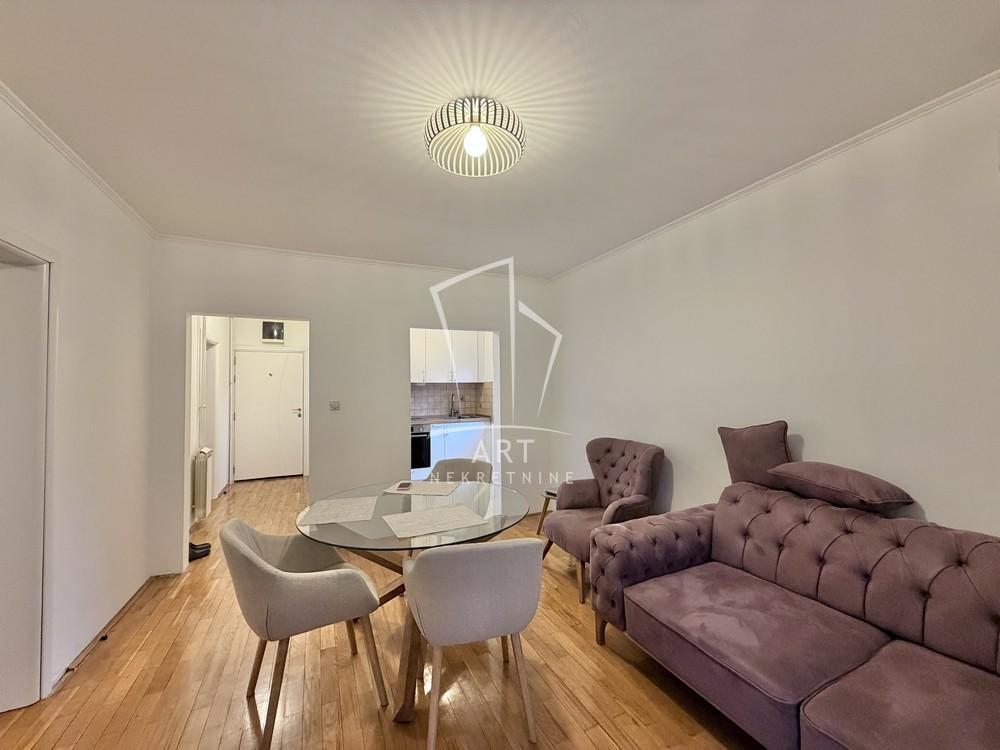 Slika 1 - Braće Radovanović, Dvoiposoban stan na prodaju, 53m2, 288.000€