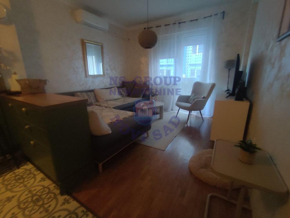 Glavna slika -Četvorosoban stan na prodaju, 93m2, 318.000€