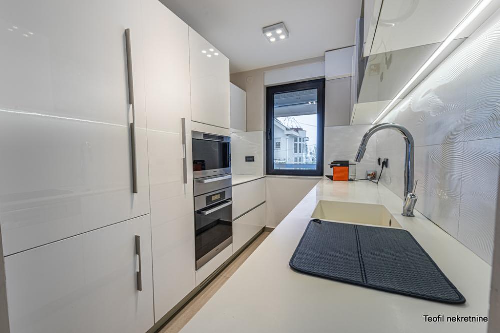 Slika 8 - Blagoja Parovića,  Kuća na prodaju, 305m2, 1.325.000€