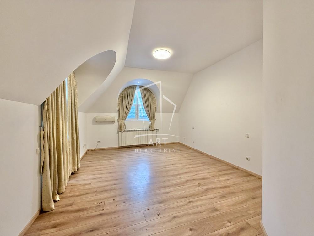 Slika 6 - Bilećka,  Kuća za izdavanje, 240m2, 2.500€