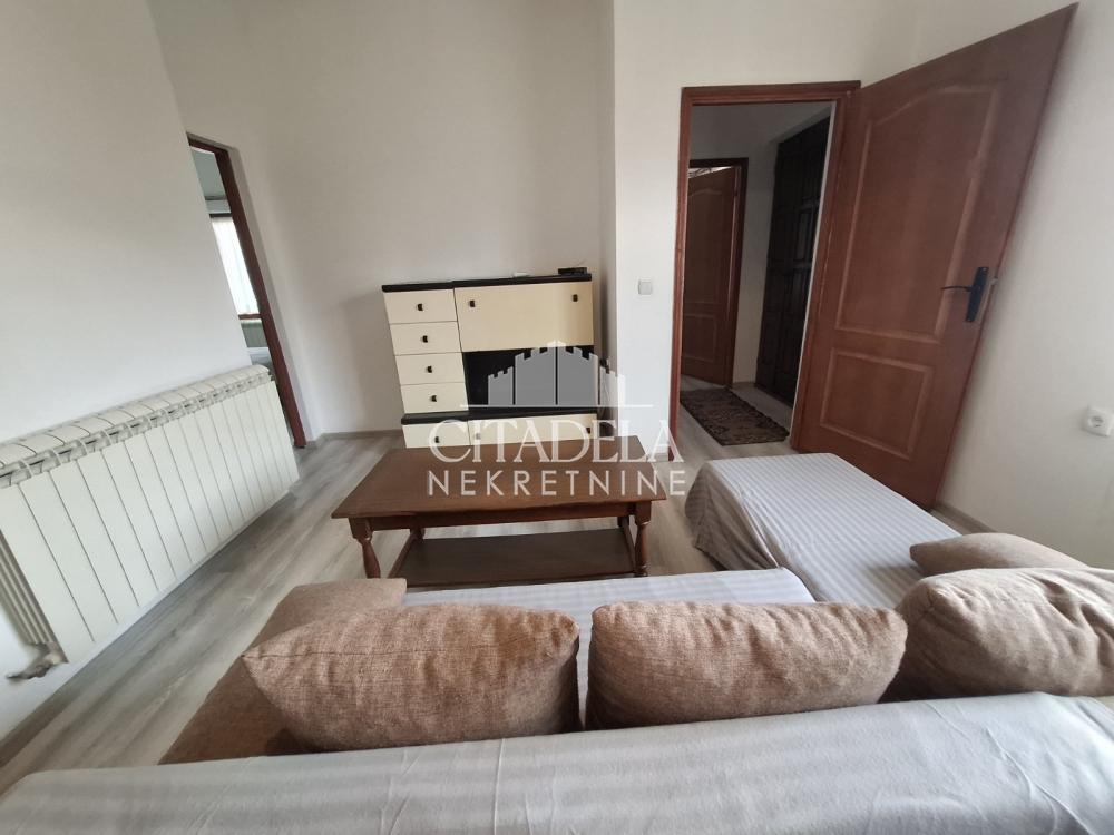 Slika 1 - Slobodana Jovića, Trosoban stan za izdavanje, 51m2, 450€