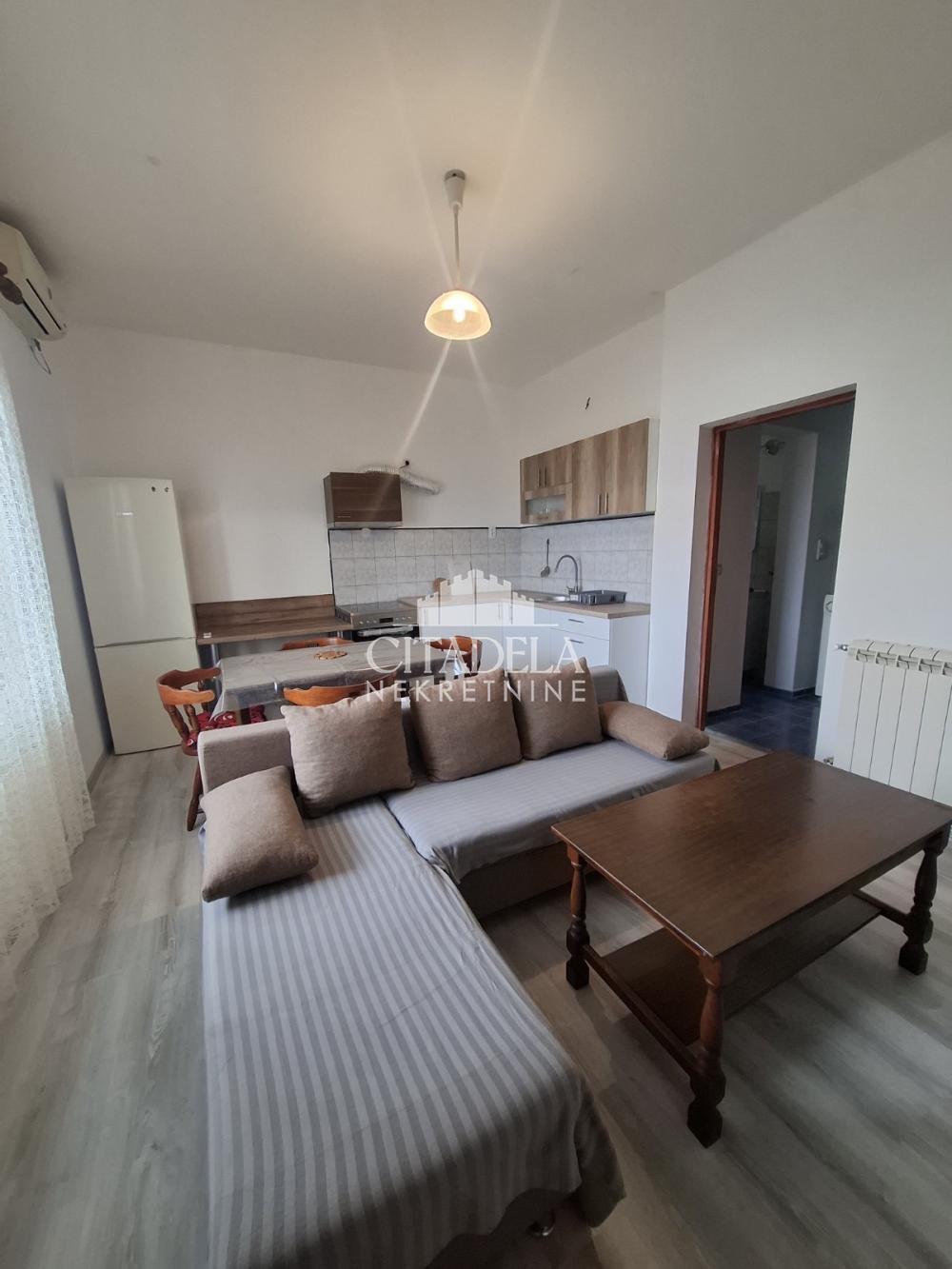 Glavna slika -Slobodana Jovića, Trosoban stan za izdavanje, 51m2, 450€