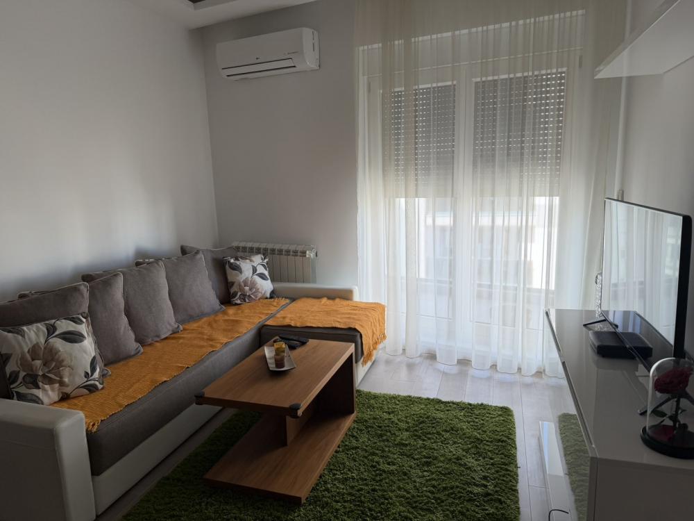 Slika 1 - Admirala Vukovića, Dvosoban stan za izdavanje, 42m2, 750€