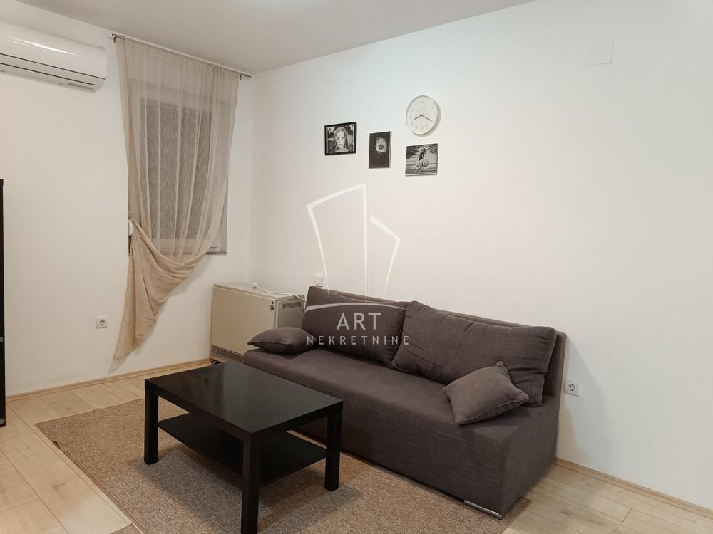 Glavna slika -Živka Petrovića, Dvoiposoban stan za izdavanje, 59m2, 600€