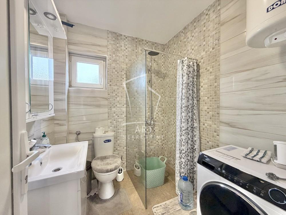 Slika 9 - Jumbina,  Kuća na prodaju, 267m2, 150.000€