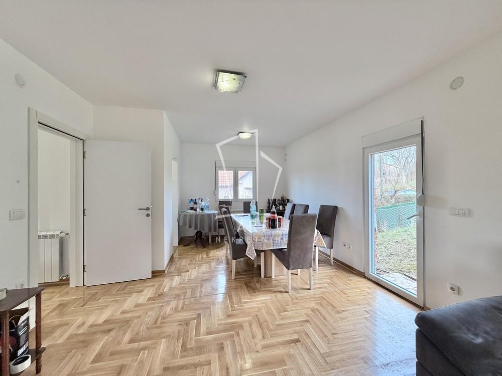 Slika 1 - Jumbina,  Kuća na prodaju, 267m2, 150.000€