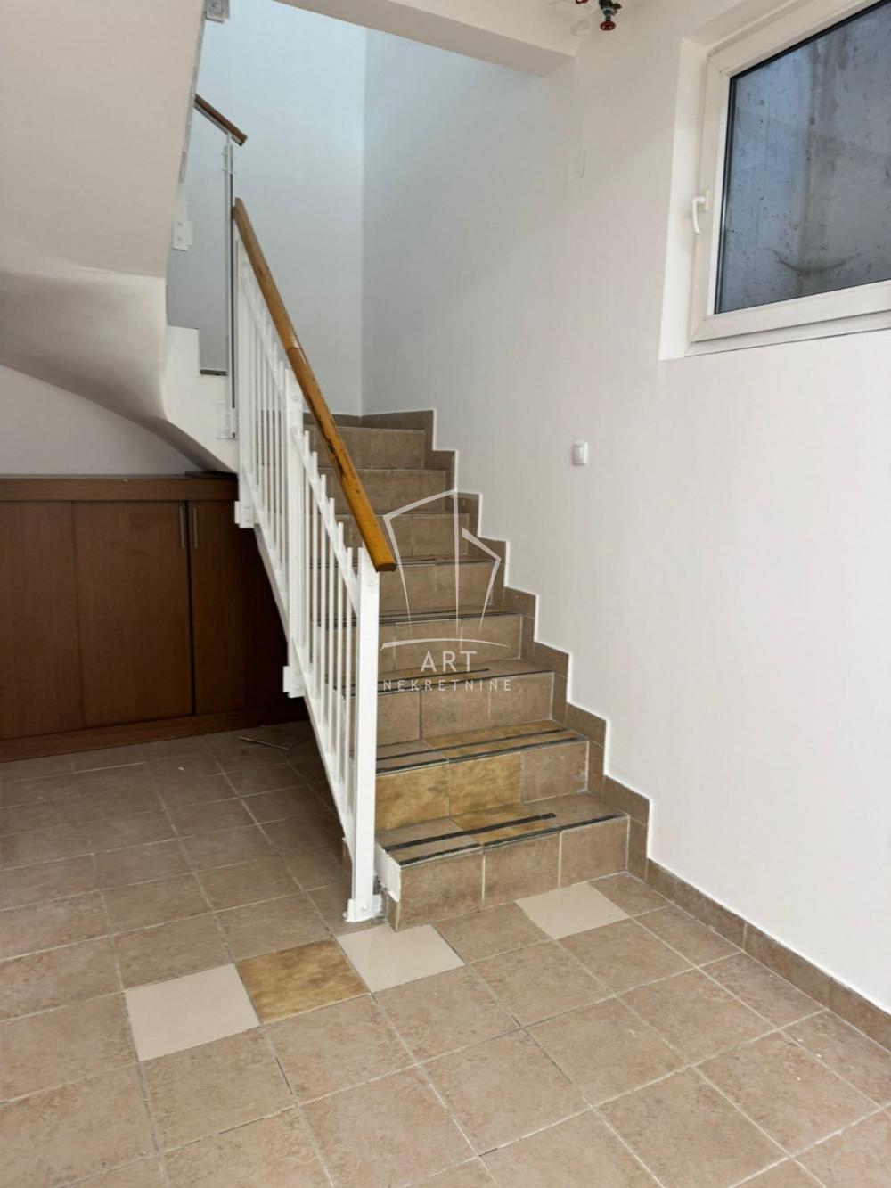 Slika 9 - Jove Ilića,  Lokal za izdavanje, 232m2, 2.500€