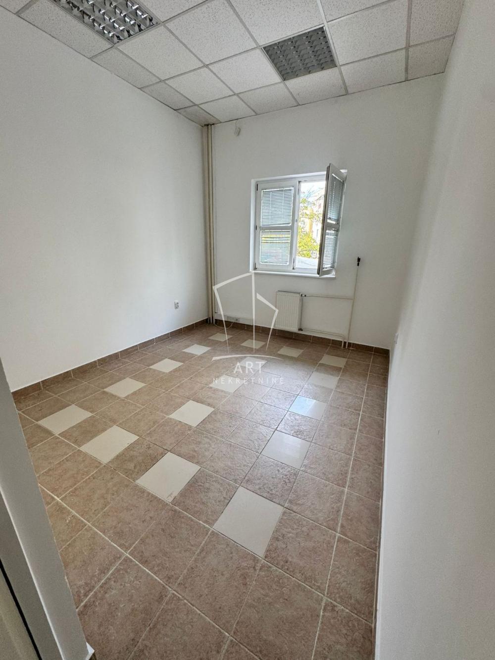 Slika 3 - Jove Ilića,  Lokal za izdavanje, 232m2, 2.500€