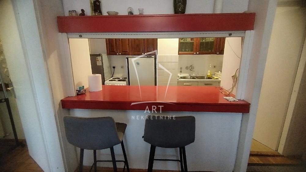 Slika 2 - Bulevar oslobođenja, Trosoban stan za izdavanje, 70m2, 600€