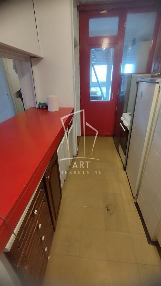 Slika 4 - Bulevar oslobođenja, Trosoban stan za izdavanje, 70m2, 600€