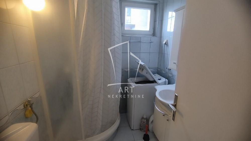 Slika 8 - Bulevar oslobođenja, Trosoban stan za izdavanje, 70m2, 600€