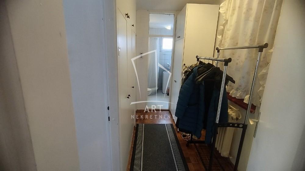 Slika 7 - Bulevar oslobođenja, Trosoban stan za izdavanje, 70m2, 600€