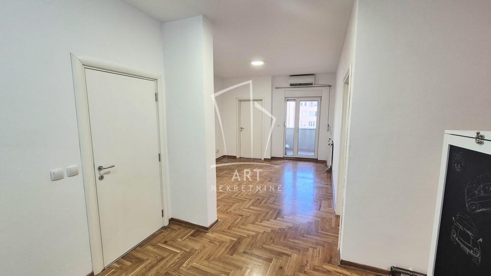 Slika 9 - Bulevar despota Stefana, Trosoban stan za izdavanje, 80m2, 650€