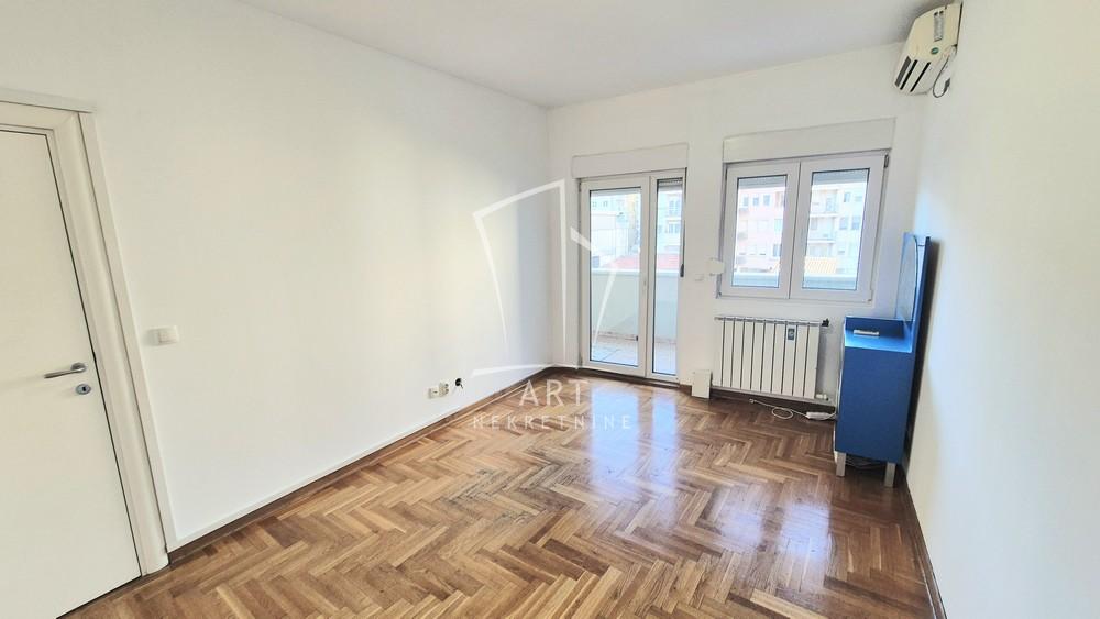 Slika 1 - Bulevar despota Stefana, Trosoban stan za izdavanje, 80m2, 650€