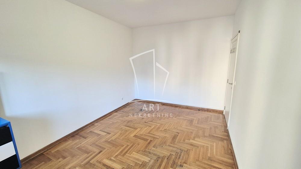 Slika 2 - Bulevar despota Stefana, Trosoban stan za izdavanje, 80m2, 650€