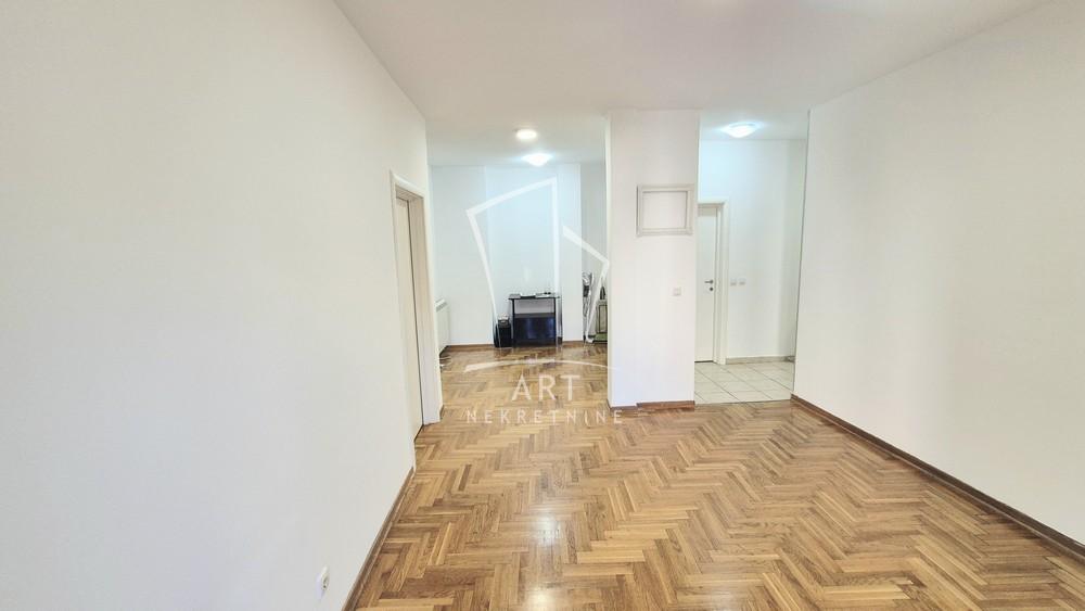 Slika 8 - Bulevar despota Stefana, Trosoban stan za izdavanje, 80m2, 650€