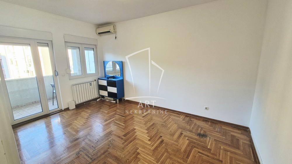 Glavna slika -Bulevar despota Stefana, Trosoban stan za izdavanje, 80m2, 650€