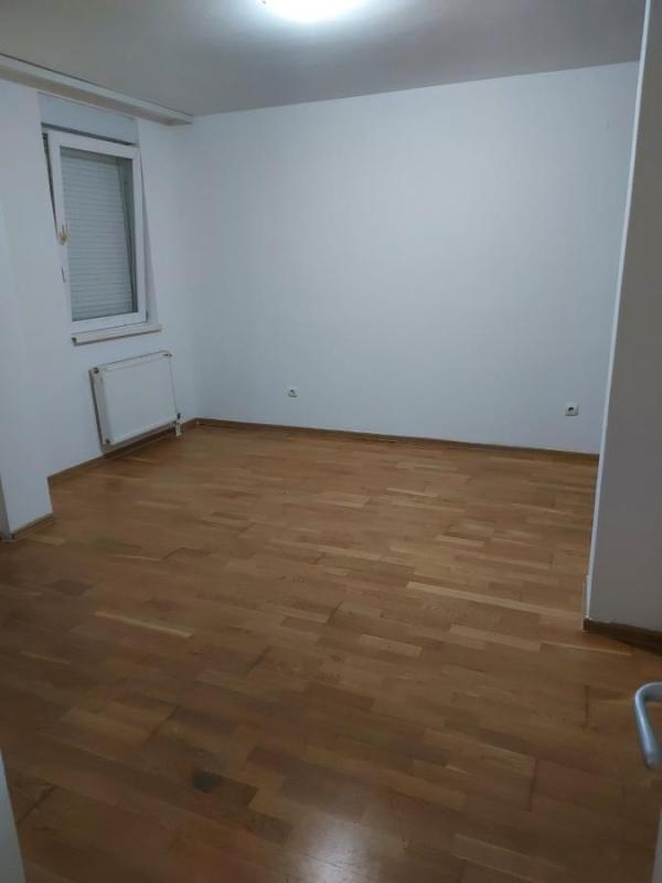 Glavna slika -Jednoiposoban stan za izdavanje, 40m2, 350€