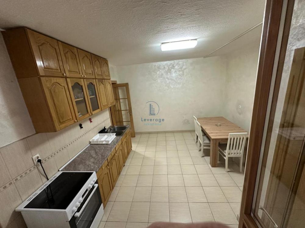 Slika 2 - Admirala Geprata, Četvorosoban stan za izdavanje, 105m2, 1.300€