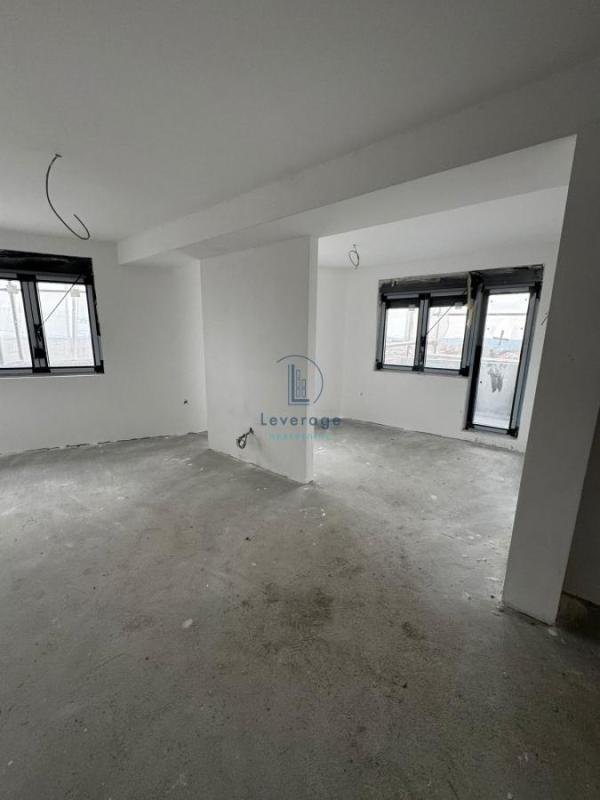 Slika 3 - Nine Kirsanove, Dvoiposoban stan na prodaju, 66m2, 133.500€