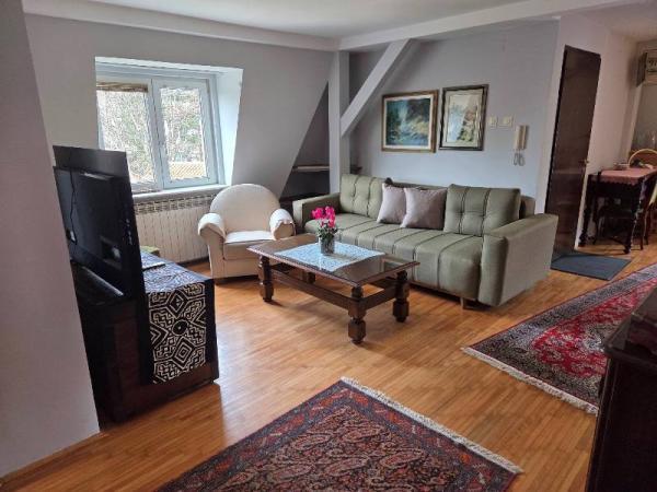 Glavna slika -Hadzi Melentijeva, Trosoban stan za izdavanje, 82m2, 1.300€