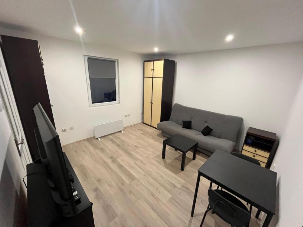 Slika 1 - Zelengorska, Jednoiposoban stan za izdavanje, 35m2, 400€