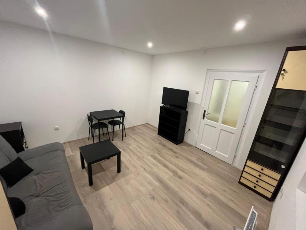 Slika 2 - Zelengorska, Jednoiposoban stan za izdavanje, 35m2, 400€