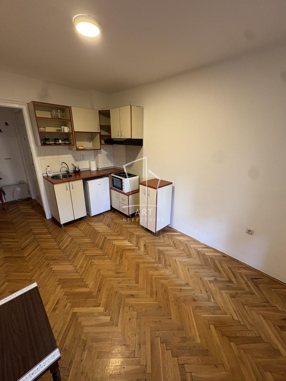 Slika 1 - Brankova, Jednoiposoban stan za izdavanje, 33m2, 500€