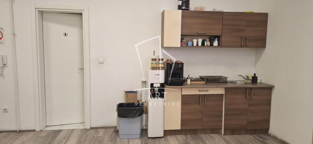 Slika 4 - Žorža Klemansoa,  Lokal za izdavanje, 70m2, 2.500€