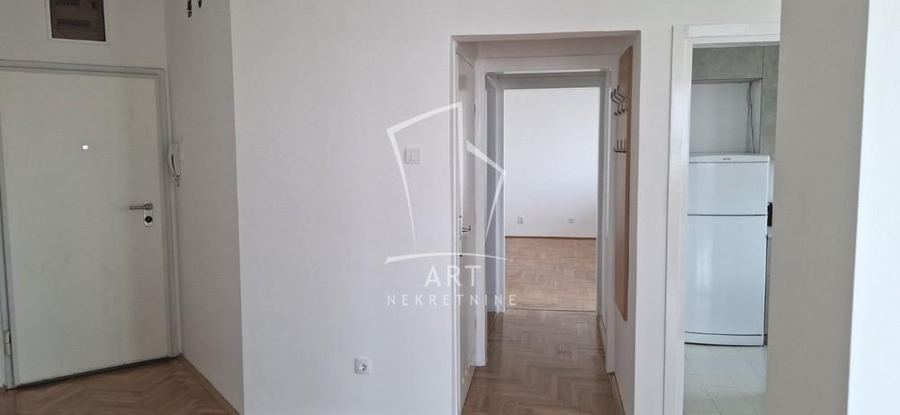 Slika 4 - Bulevar Zorana Đinđića,  Lokal za izdavanje, 109m2, 1.800€