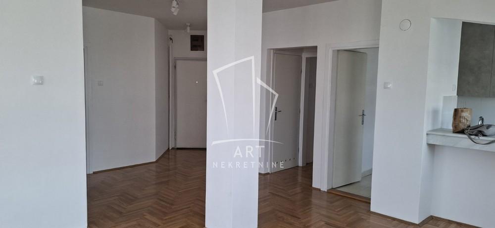 Slika 6 - Bulevar Zorana Đinđića,  Lokal za izdavanje, 109m2, 1.800€