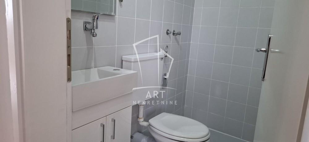 Slika 8 - Bulevar Zorana Đinđića,  Lokal za izdavanje, 109m2, 1.800€