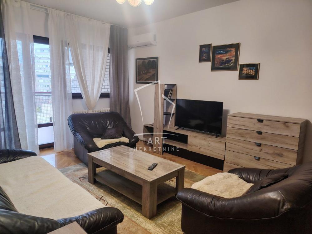 Glavna slika -Anastasa Jovanovića, Trosoban stan za izdavanje, 77m2, 80€