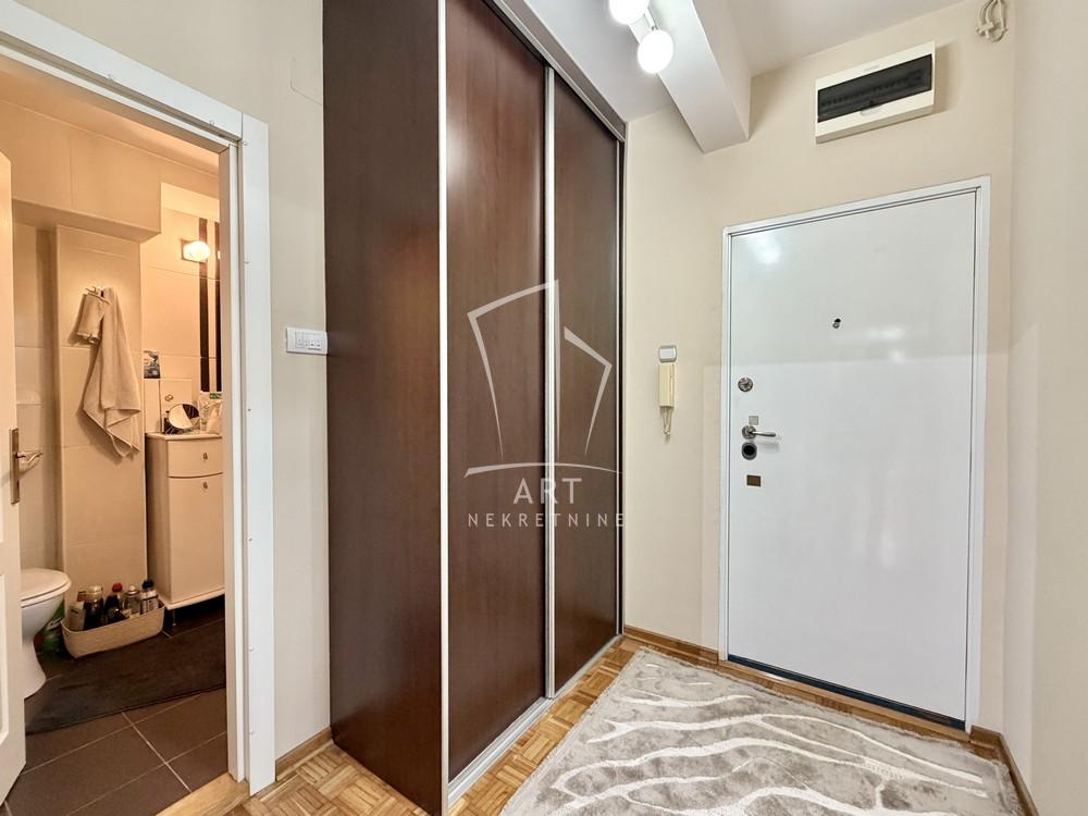 Slika 3 - Bratstva i jedinstva, Dvosoban stan na prodaju, 56m2, 139.000€