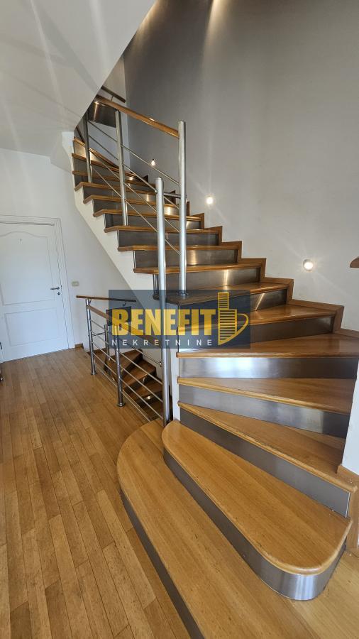 Slika 4 -  Kuća na prodaju, 215m2, 697.000€