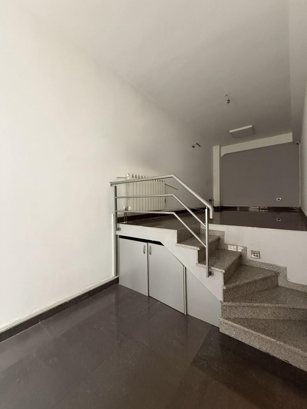 Slika 3 - Južni Bulevar,  Lokal za izdavanje, 144m2, 2.200€