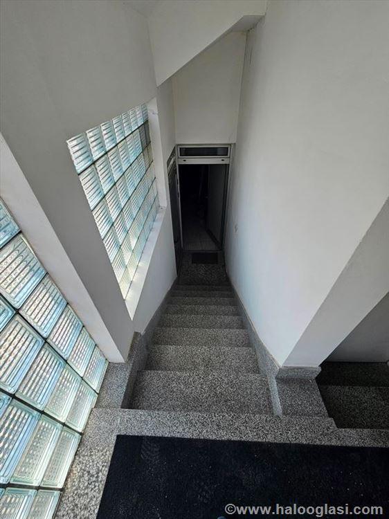 Slika 4 - Bulevar despota Stefana,  Lokal za izdavanje, 40m2, 600€