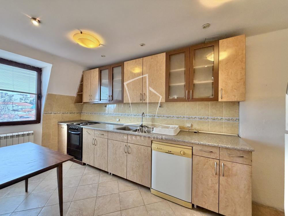 Slika 11 - Učiteljska,  Kuća za izdavanje, 140m2, 5.000€