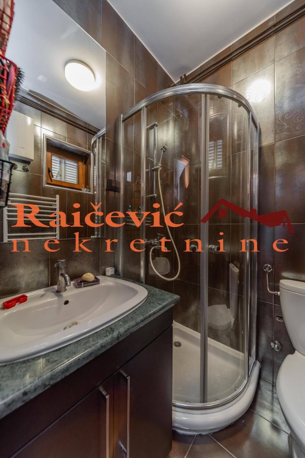 Slika 8 - Diane Budisavljevic,  Kuća na prodaju, 288m2, 850.000€