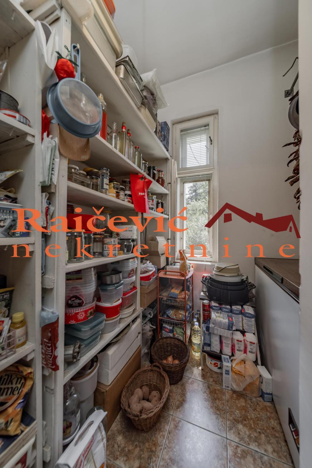 Slika 9 - Rajka Mitica,  Kuća na prodaju, 300m2, 2.500.000€